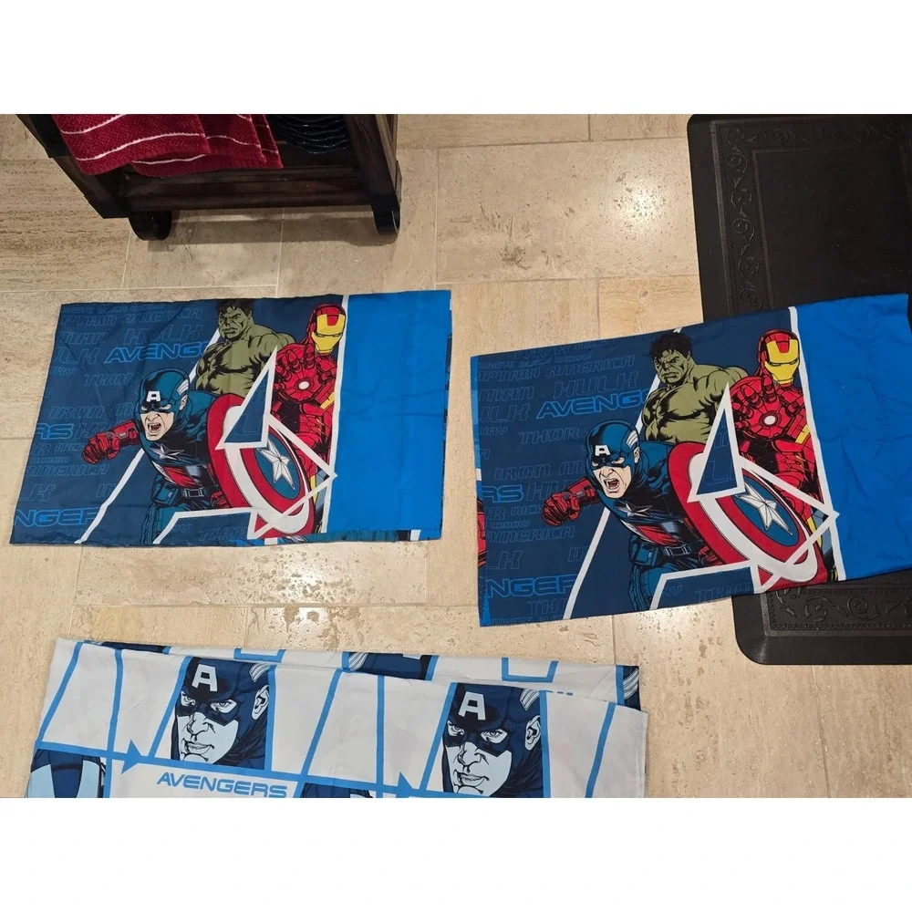 Set of 3 Marvel AVENGERS ASSEMBLE Pillowcases Full Flat Sheet  Iron man Hulk Cap